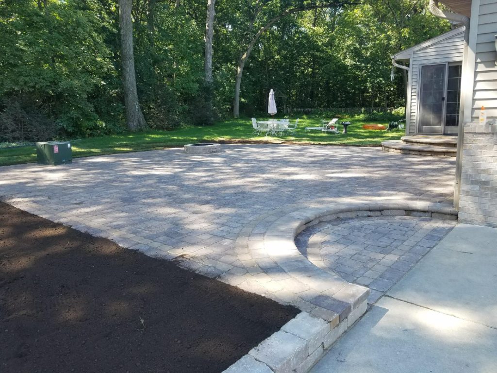 custom pavers walkways patios janesville beloit Herstad Landscaping